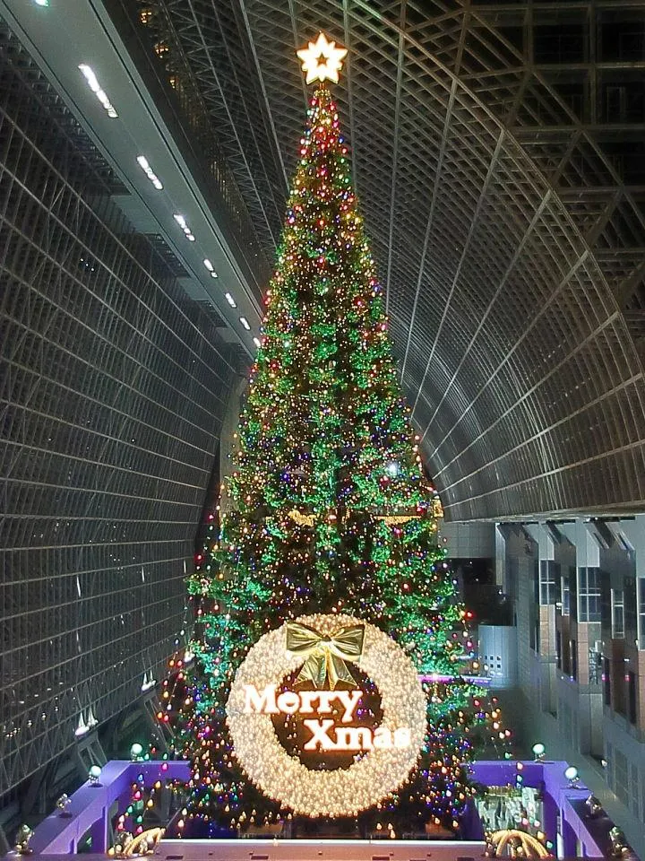 京都駅ビルのクリスマス・ツリー