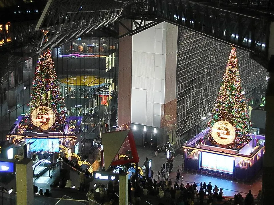 京都駅ビルのクリスマス・ツリー