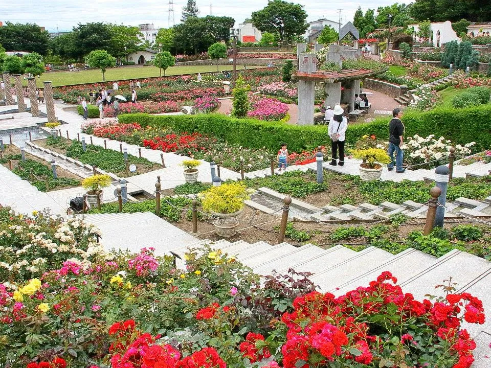 荒牧バラ公園