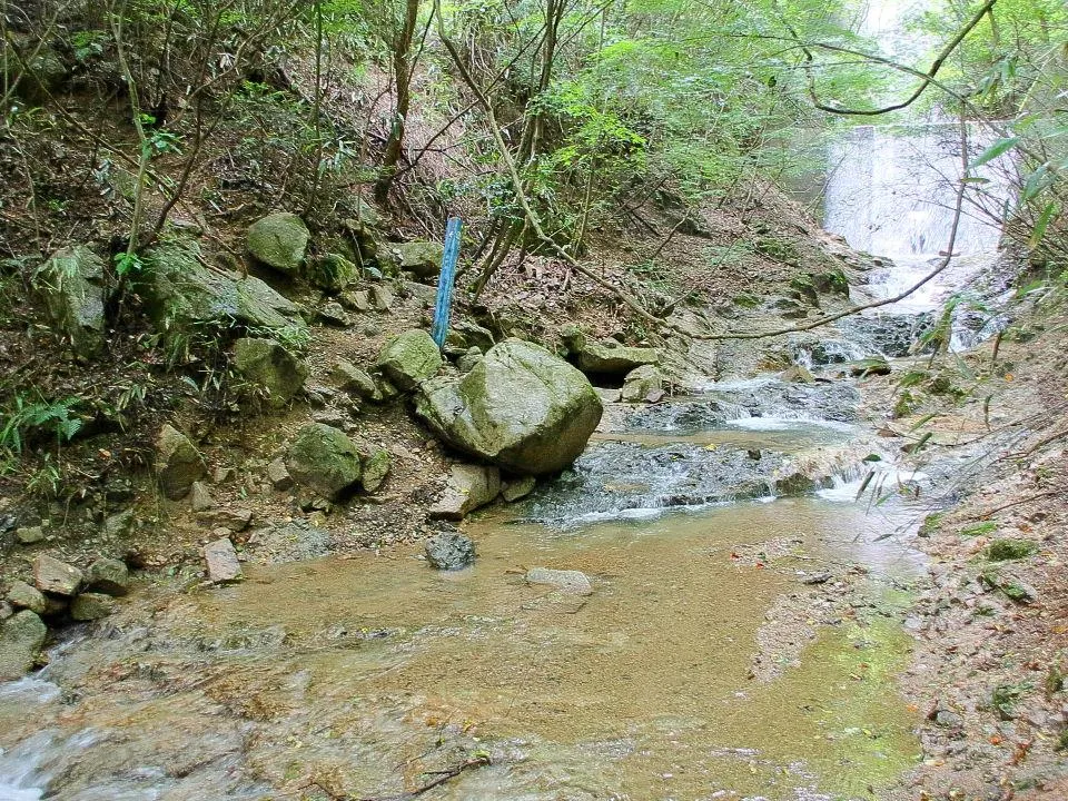 魚屋道から白石滝へ