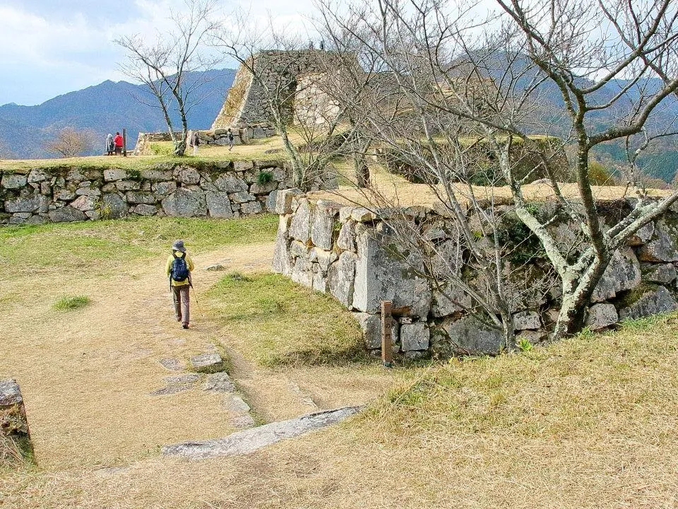 武の門から二の丸、本丸、天守