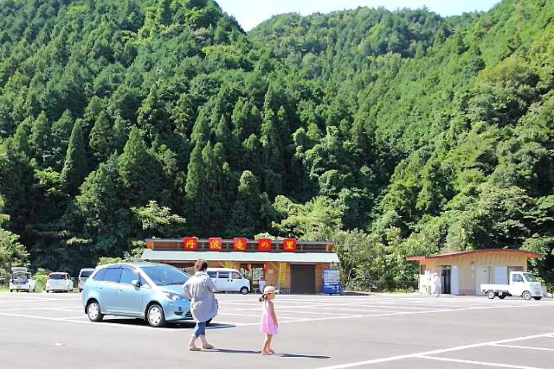 丹波竜の里駐車場